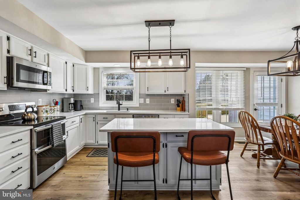 Image 24 of property listing at 20233 SWEET MEADOW LN, Gaithersburg, MD 20882