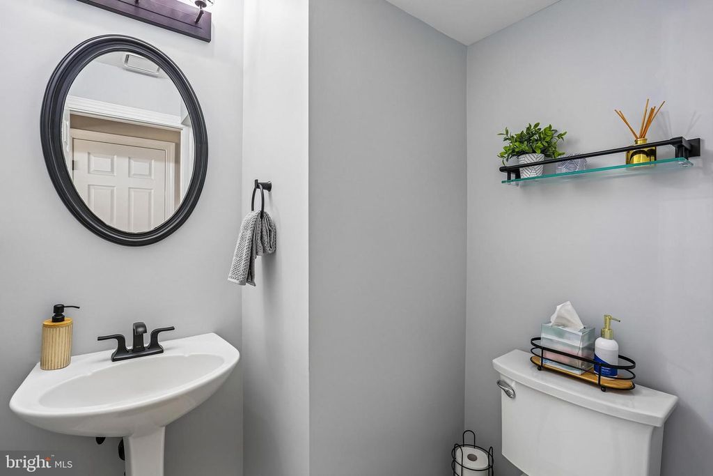 Image 33 of property listing at 20233 SWEET MEADOW LN, Gaithersburg, MD 20882