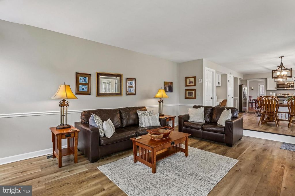 Image 36 of property listing at 20233 SWEET MEADOW LN, Gaithersburg, MD 20882