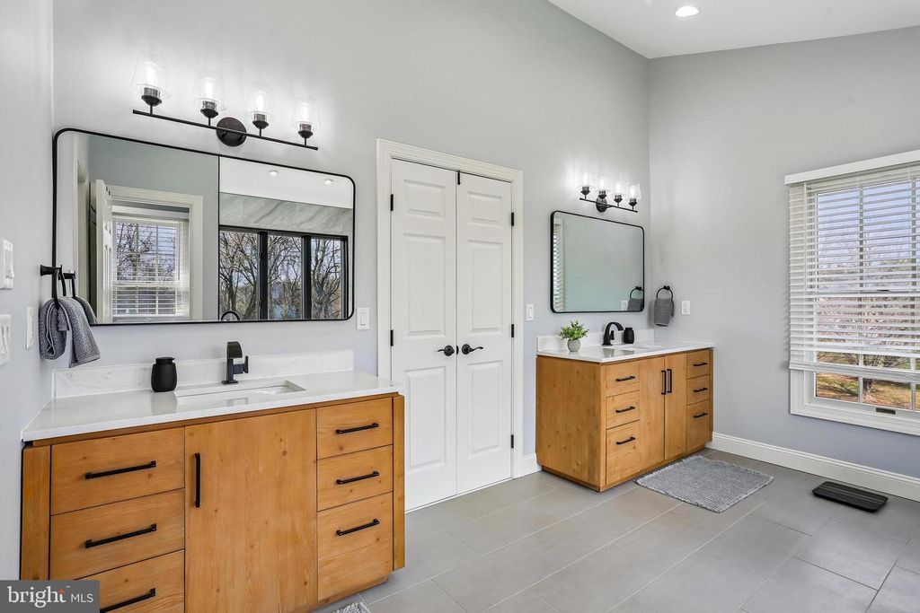 Image 55 of property listing at 20233 SWEET MEADOW LN, Gaithersburg, MD 20882