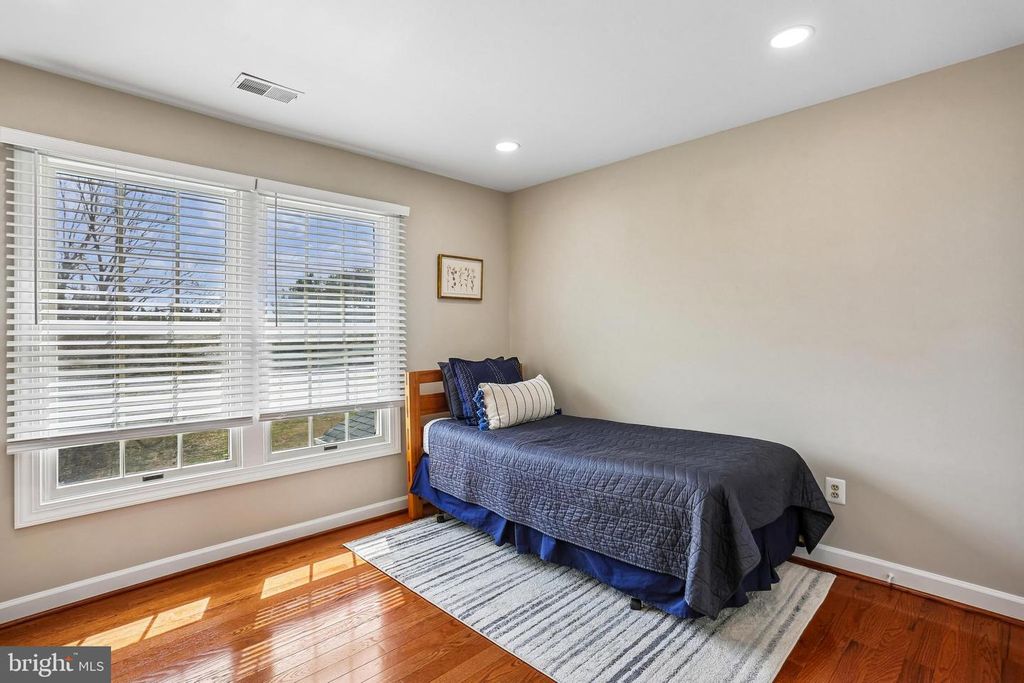 Image 61 of property listing at 20233 SWEET MEADOW LN, Gaithersburg, MD 20882