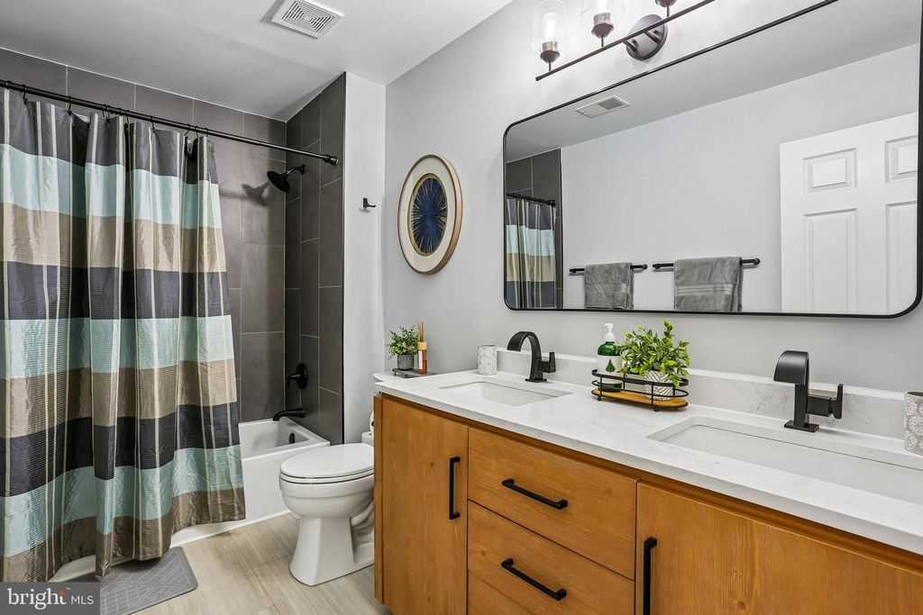 Image 65 of property listing at 20233 SWEET MEADOW LN, Gaithersburg, MD 20882