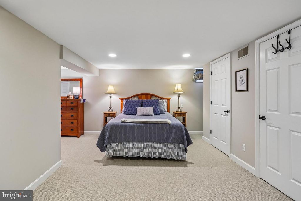 Image 74 of property listing at 20233 SWEET MEADOW LN, Gaithersburg, MD 20882