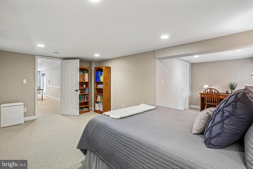 Image 75 of property listing at 20233 SWEET MEADOW LN, Gaithersburg, MD 20882