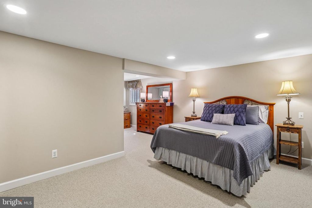 Image 76 of property listing at 20233 SWEET MEADOW LN, Gaithersburg, MD 20882