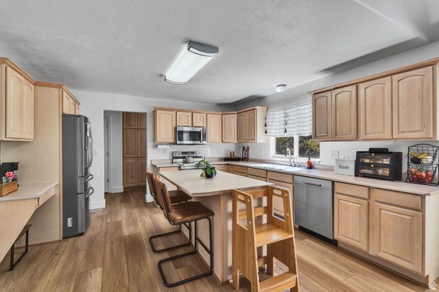 7859 S ABERCROMBIE LN, West Jordan, UT 84088