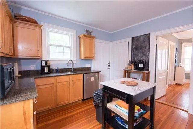 20 Carroll Avenue, Newport, RI 02840