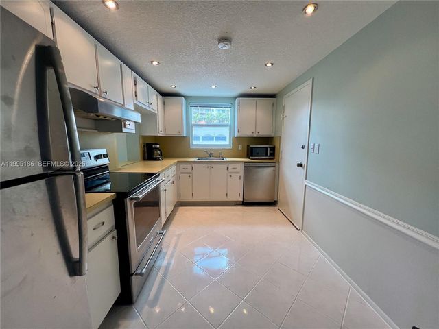 3015 N Ocean Boulevard 4L, Fort Lauderdale, FL 33308