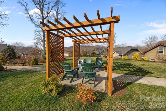 33 Asher Lane, Arden, NC 28704