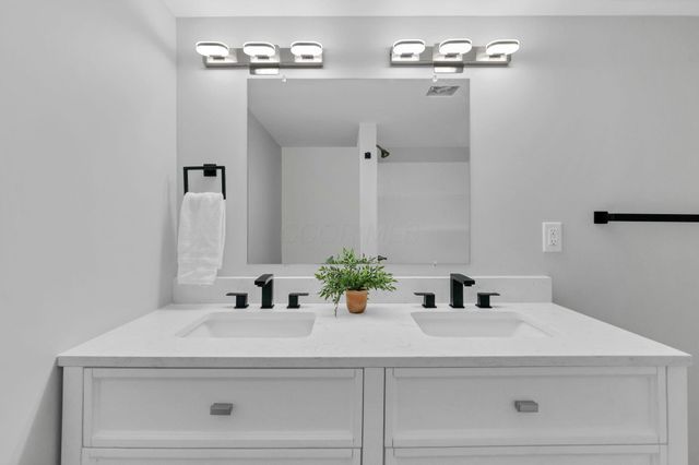 11745 Smith Road NW, Lithopolis, OH 43136