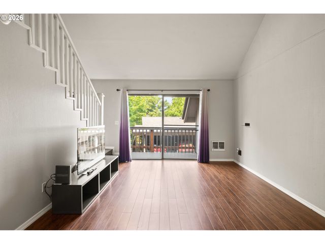 7736 Sw BARNES Rd B, Portland, OR 97225