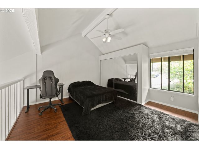 7736 Sw BARNES Rd B, Portland, OR 97225