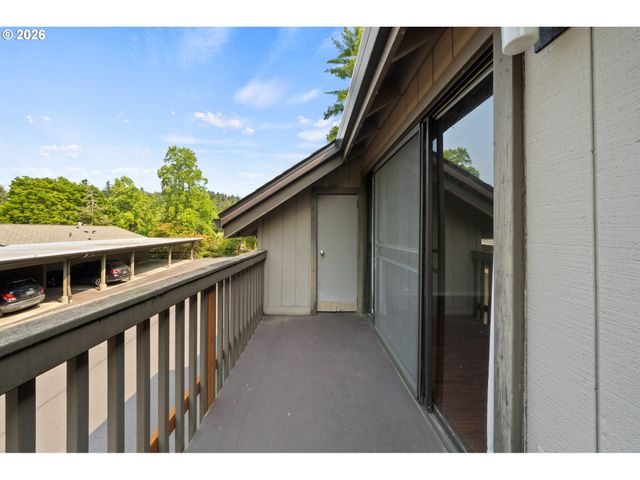 7736 Sw BARNES Rd B, Portland, OR 97225