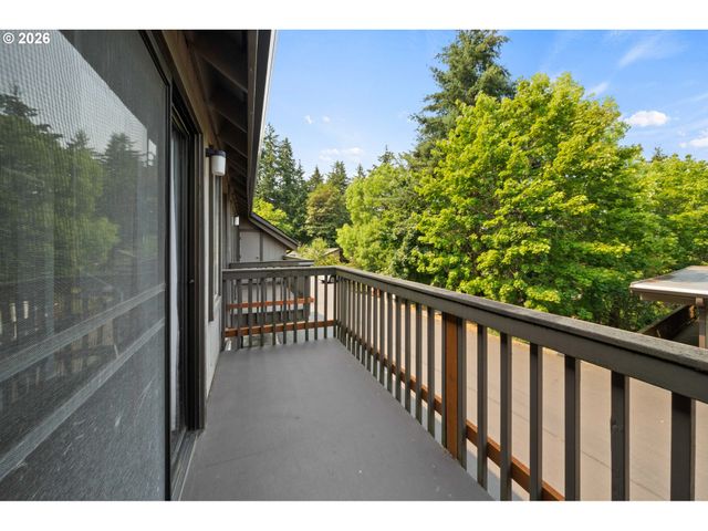 7736 Sw BARNES Rd B, Portland, OR 97225