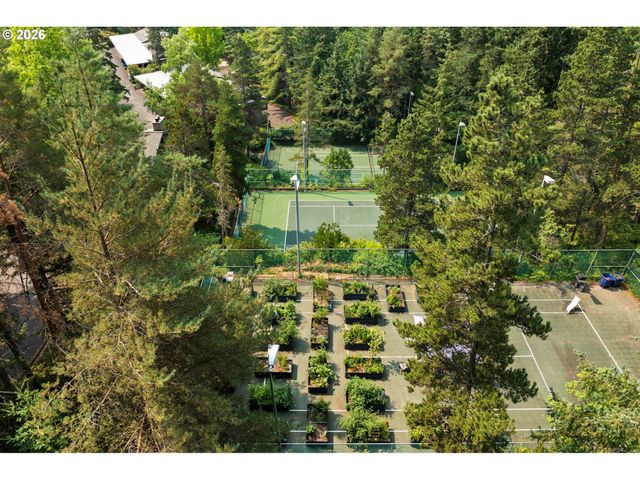 7736 Sw BARNES Rd B, Portland, OR 97225