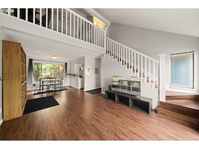 7736 Sw BARNES Rd B, Portland, OR 97225