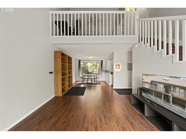 7736 Sw BARNES Rd B, Portland, OR 97225