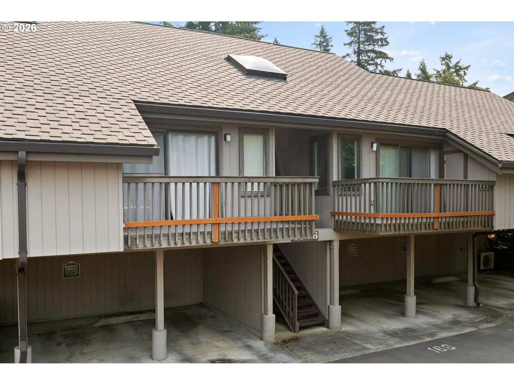7736 Sw BARNES Rd B, Portland, OR 97225