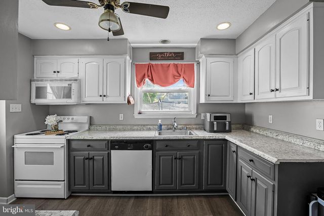 7458 COLLINS AVE, Pennsauken, NJ 08109