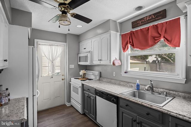 7458 COLLINS AVE, Pennsauken, NJ 08109