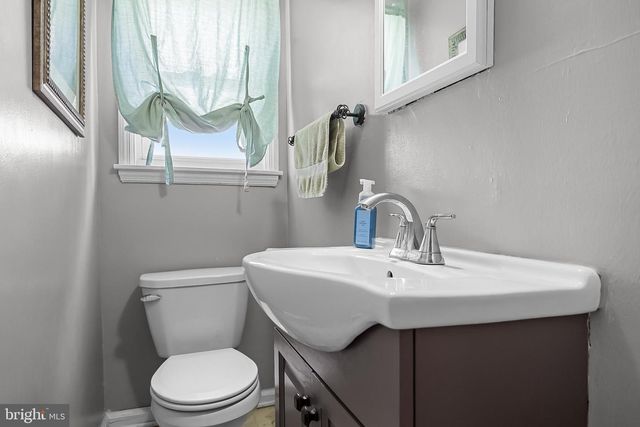 7458 COLLINS AVE, Pennsauken, NJ 08109