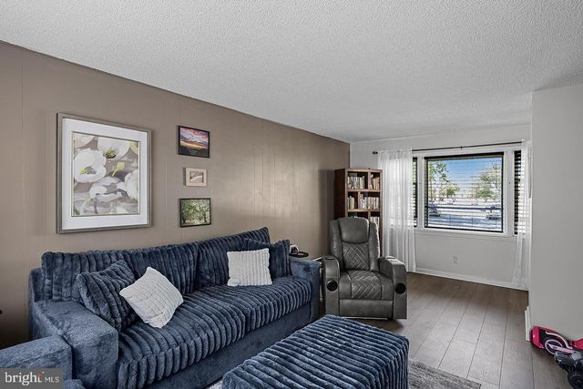 7458 COLLINS AVE, Pennsauken, NJ 08109