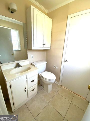 555 Jordan Lane, Swainsboro, GA 30401