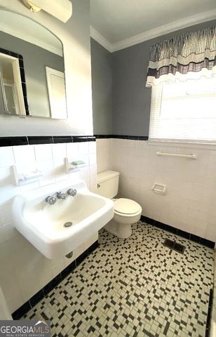 555 Jordan Lane, Swainsboro, GA 30401