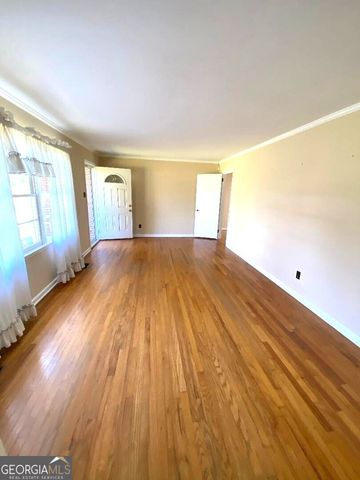 555 Jordan Lane, Swainsboro, GA 30401