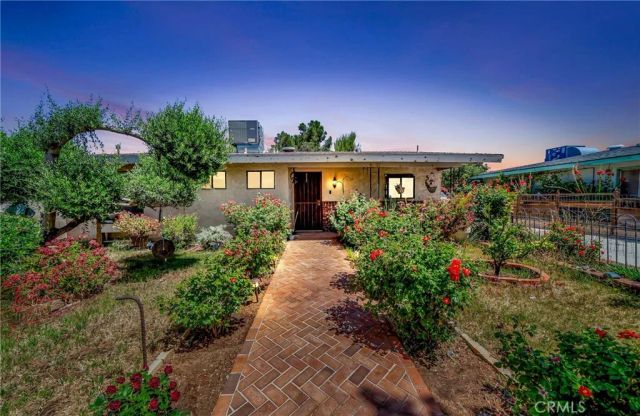 1617 Elizabeth Lake, Palmdale, CA 93551