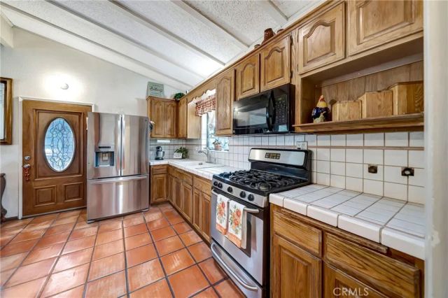 1617 Elizabeth Lake, Palmdale, CA 93551
