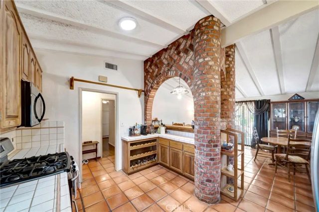 1617 Elizabeth Lake, Palmdale, CA 93551