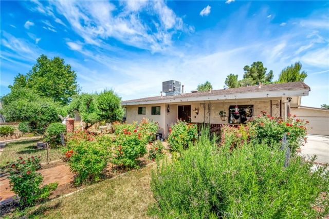 1617 Elizabeth Lake, Palmdale, CA 93551