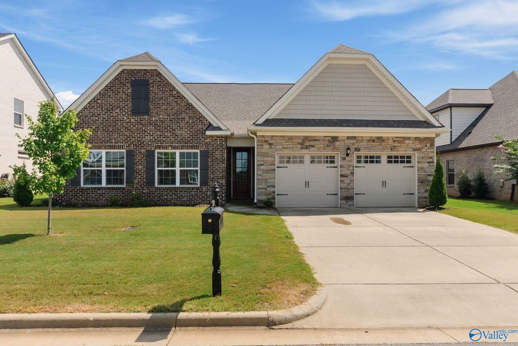 24389 Beacon Circle, Athens, AL 35613
