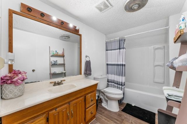813 Via Avenida, Mesquite, TX 75150