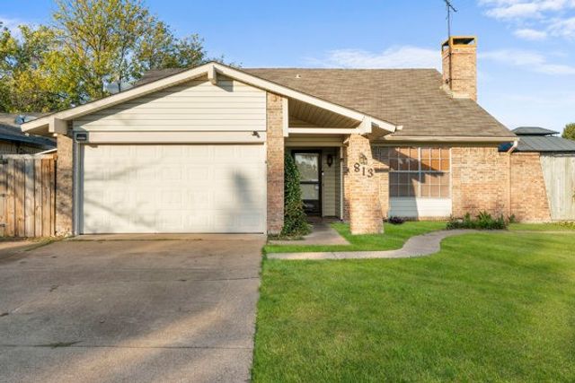 813 Via Avenida, Mesquite, TX 75150