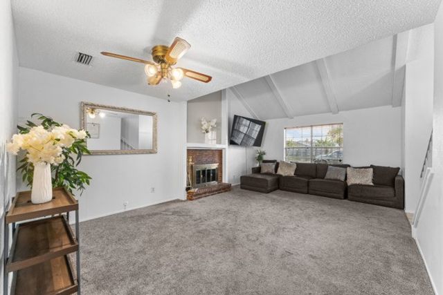 813 Via Avenida, Mesquite, TX 75150