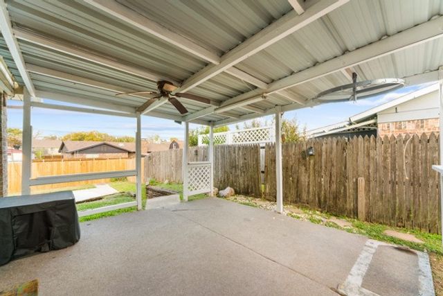 813 Via Avenida, Mesquite, TX 75150