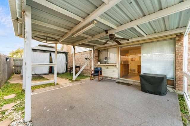 813 Via Avenida, Mesquite, TX 75150