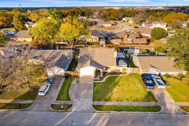 813 Via Avenida, Mesquite, TX 75150