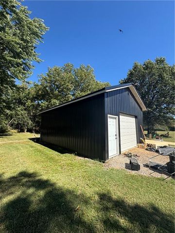 1002 N Water Street, Pittsburg, KS 66762