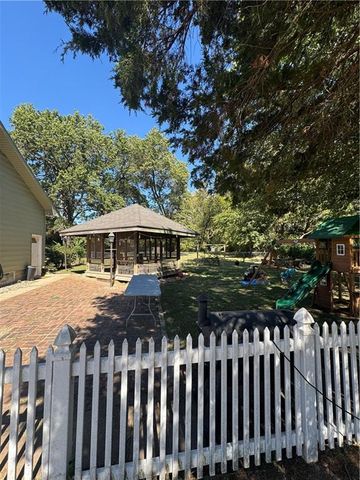 1002 N Water Street, Pittsburg, KS 66762