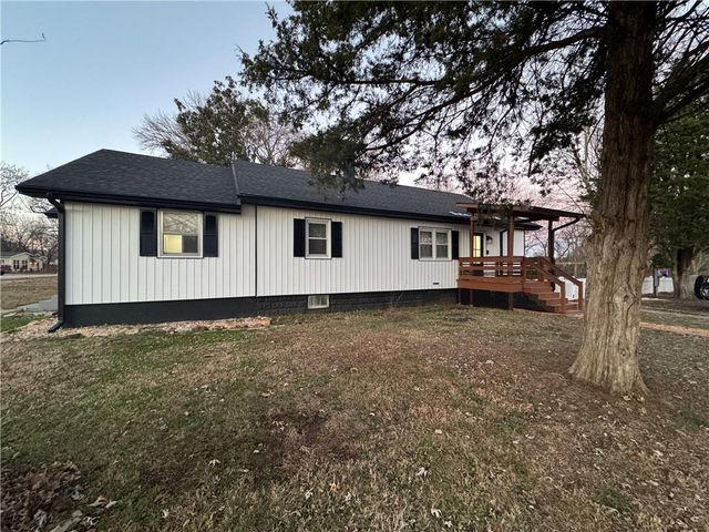 1002 N Water Street, Pittsburg, KS 66762