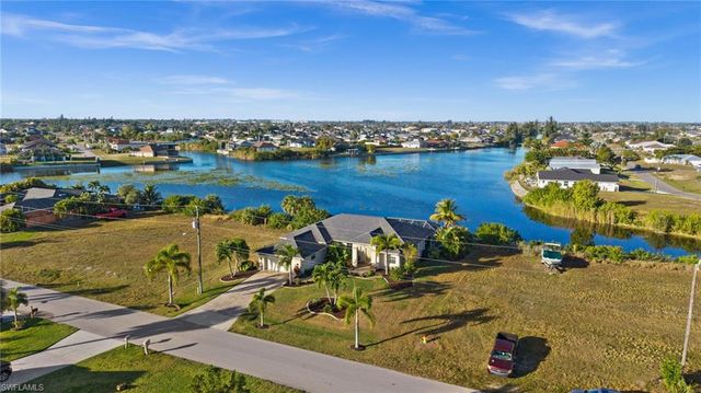 828 NE 6th AVE, Cape Coral, FL 33909