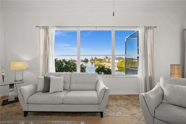 828 NE 6th AVE, Cape Coral, FL 33909