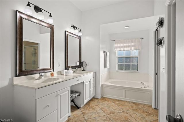 828 NE 6th AVE, Cape Coral, FL 33909