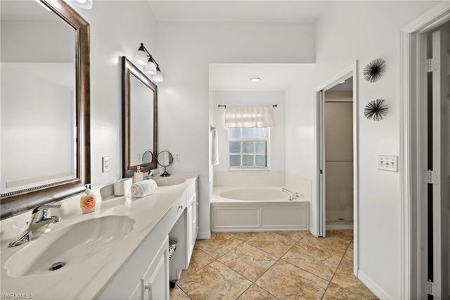 828 NE 6th AVE, Cape Coral, FL 33909