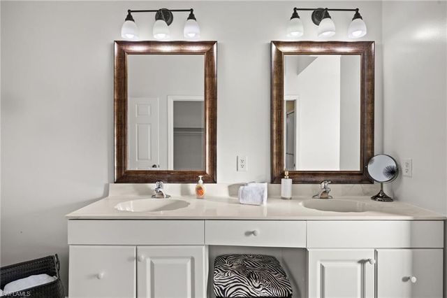 828 NE 6th AVE, Cape Coral, FL 33909