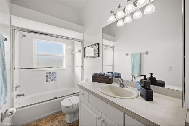 828 NE 6th AVE, Cape Coral, FL 33909