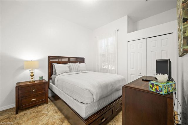 828 NE 6th AVE, Cape Coral, FL 33909